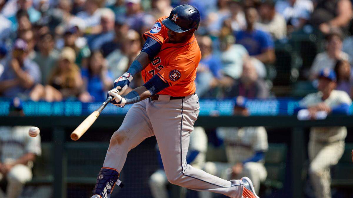 El pelotero cubano Yordan Álvarez logró batear el ciclo en el duelo de este domingo por los Astros de Houston que a pesar de eso no pudieron evitar la derrota 6-4 ante los Marineros en el T-Mobile Park en Seattle.