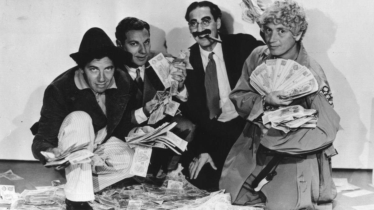 Chico (1887-1961), Zeppo (1901-1979), Groucho (1895-1977) y Harpo (1888-1964) Marx en la película ‘Duck Soup’, (1933).