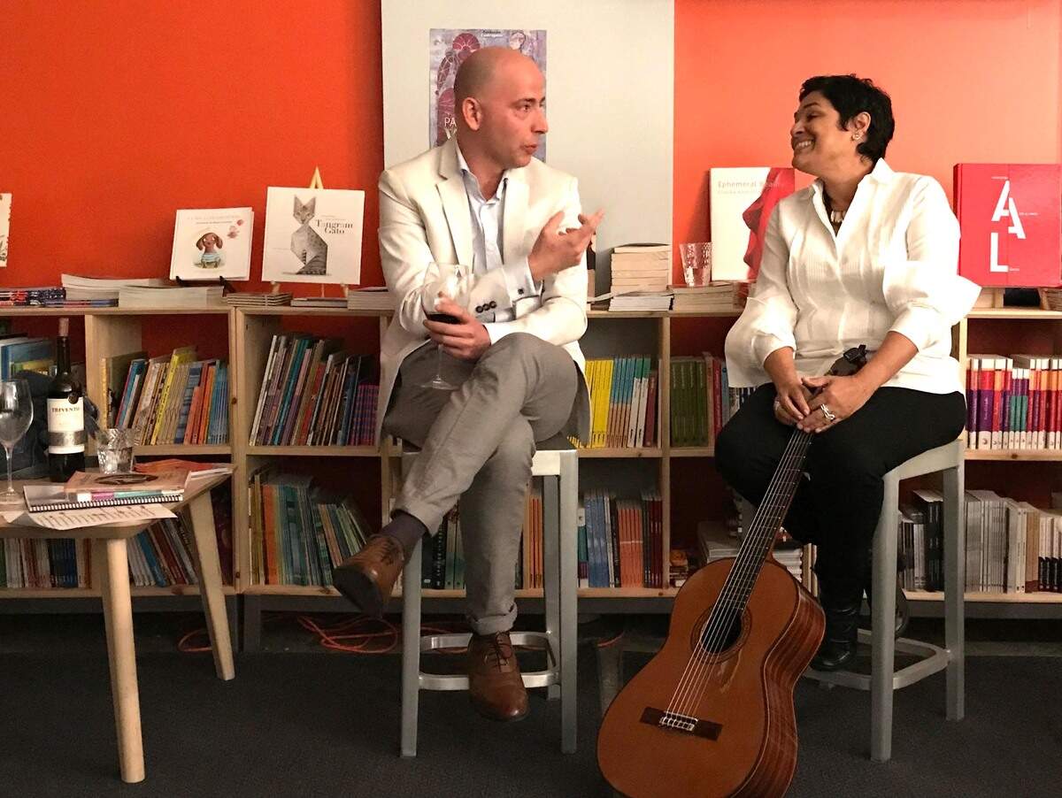 Carlos Pintado y Gema Corredera en un recital de poesía y canciones. Evento Palabra Viva Weekend 2.