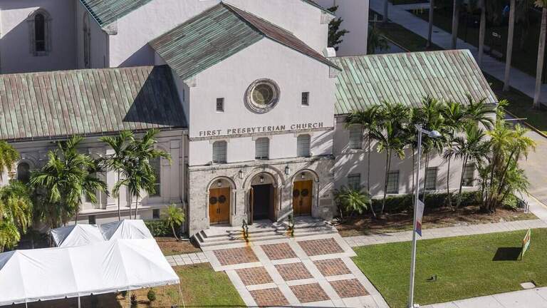 Terreno en Brickell que alberga iglesia histórica de Miami se ha vuelto el centro de un conflicto