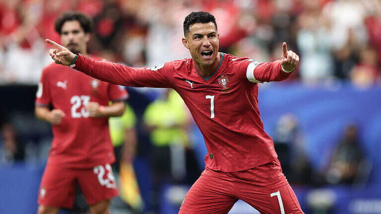 Cristiano se une a la fiesta de los goleadores, hace historia y acomoda a Portugal en el Mundial
