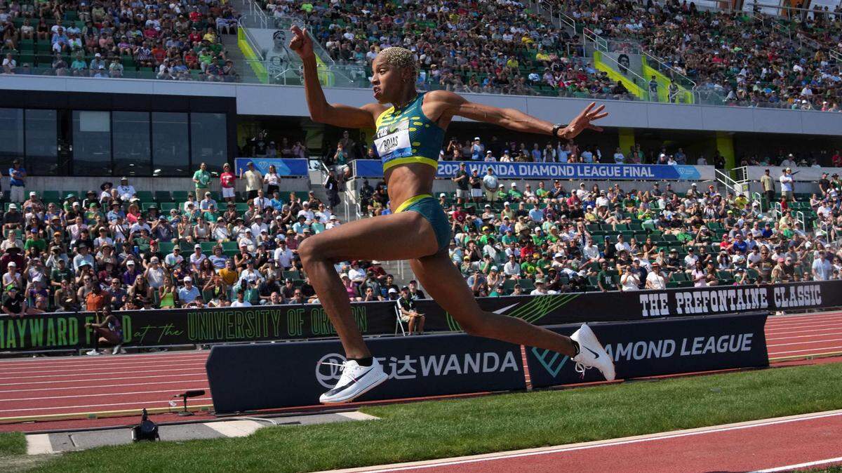 Tras los primeros pasos de su rehabilitación por una lesión que le impedirá defender su oro olímpico en el triple salto en París-2024, la venezolana Yulimar Rojas prepara “la vuelta de la reina” con la vista en los Mundiales de atletismo de 2025.