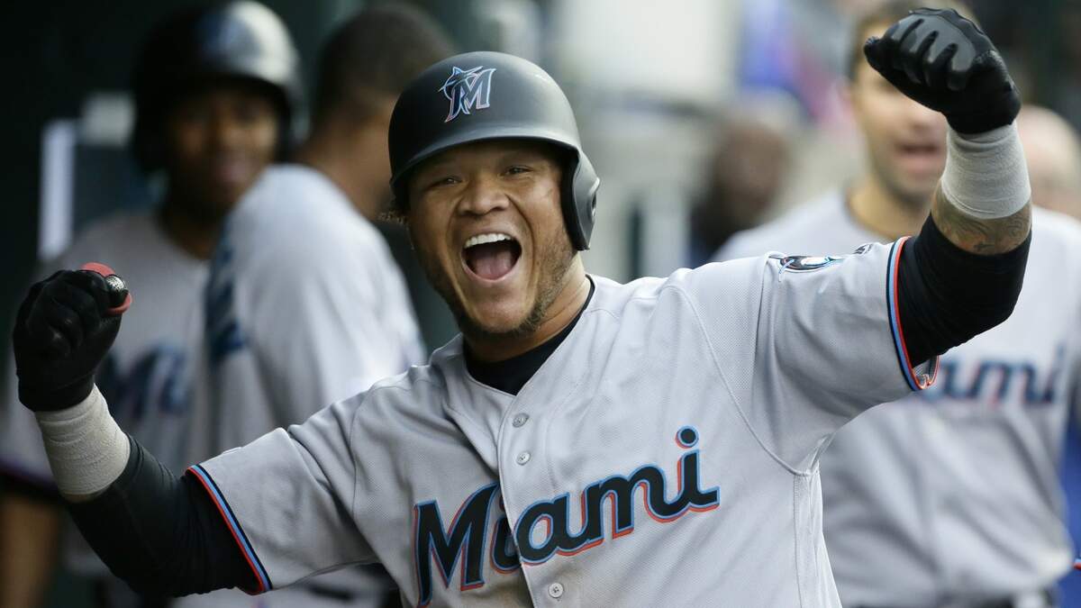 El jardinero de los Marlins Harold Ramírez celebra tras pegar un cuadrangular en el cuarto inning del partido ante los Tigres, el 21 de mayo de 2019 en Detroit.