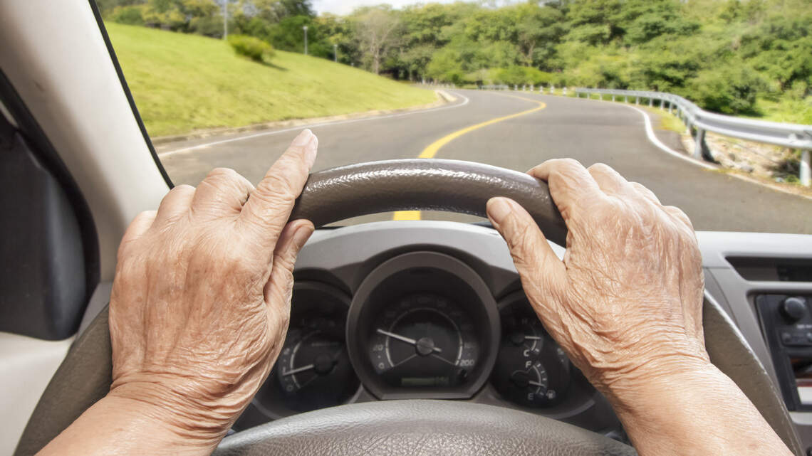 Una decisión difícil: cuando los abuelos tienen que dejar de conducir