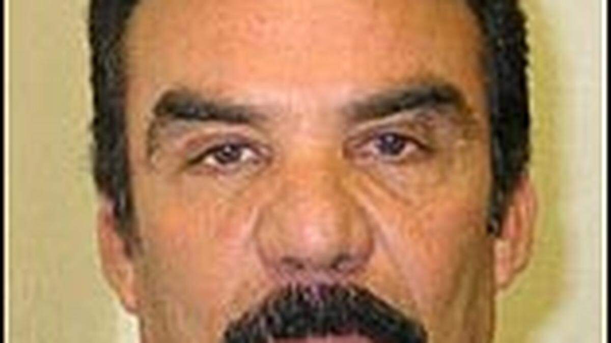 La DEA está buscando al presunto narcotraficante Adán Salazar Zamorano, de 78 años de edad, y dijo que “está armado, viaja en aviones privados por todo México”.