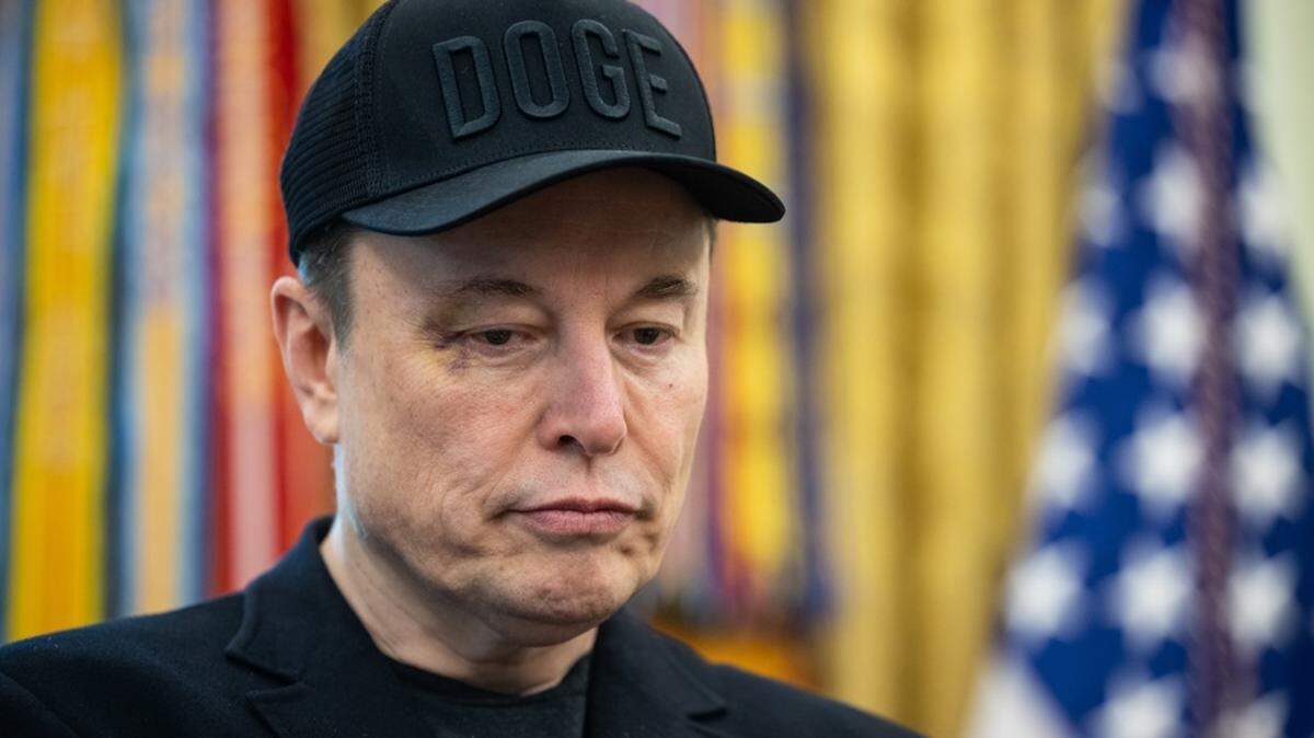 Elon Musk asiste a una conferencia de prensa con el presidente de EEUU, Donald Trump, en el Despacho Oval de la Casa Blanca en Washington, DC el 30 de mayo de 2025.