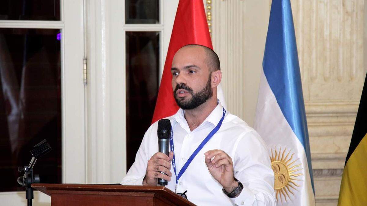 En 2022, Arista-Salado asumió la presidencia de la asociación sin fines de lucro Autonomía Concertada para Cuba.