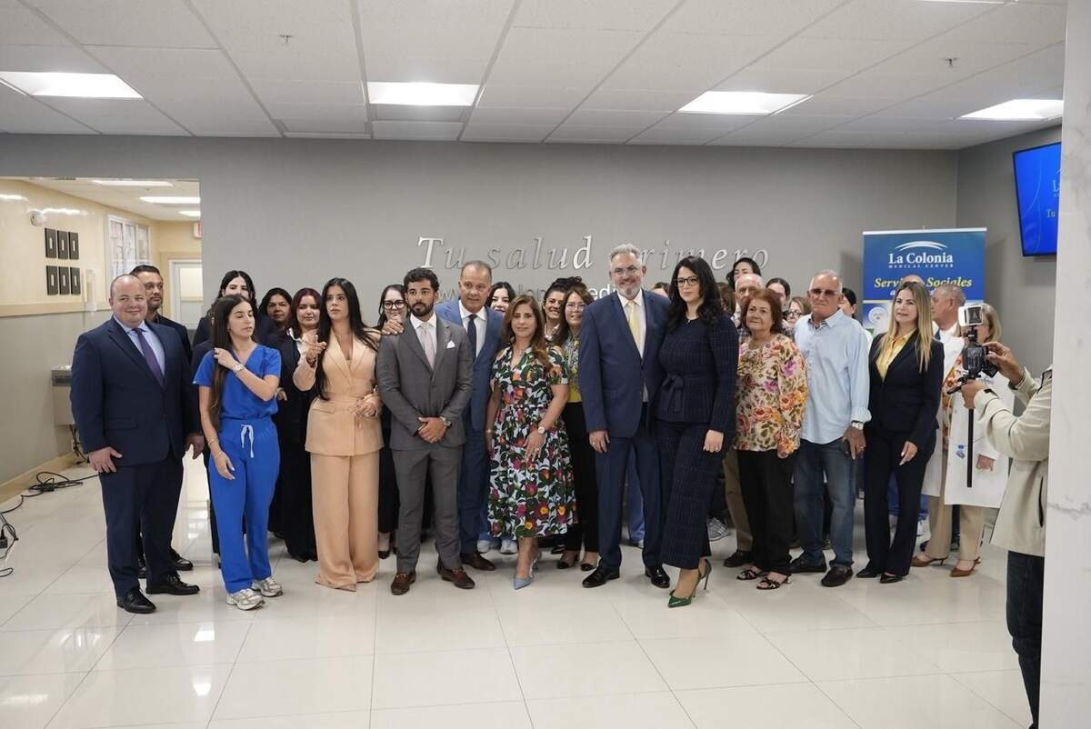 Profesionales cubanos de la salud se reunieron en La Colonia Medical Center en Hialeah para evaluar un plan para la reconstrucción del sistema de salud en la isla en caso de un cambio democrático que permita llevar con urgencia ayuda humanitaria, insumos y medicamentos.