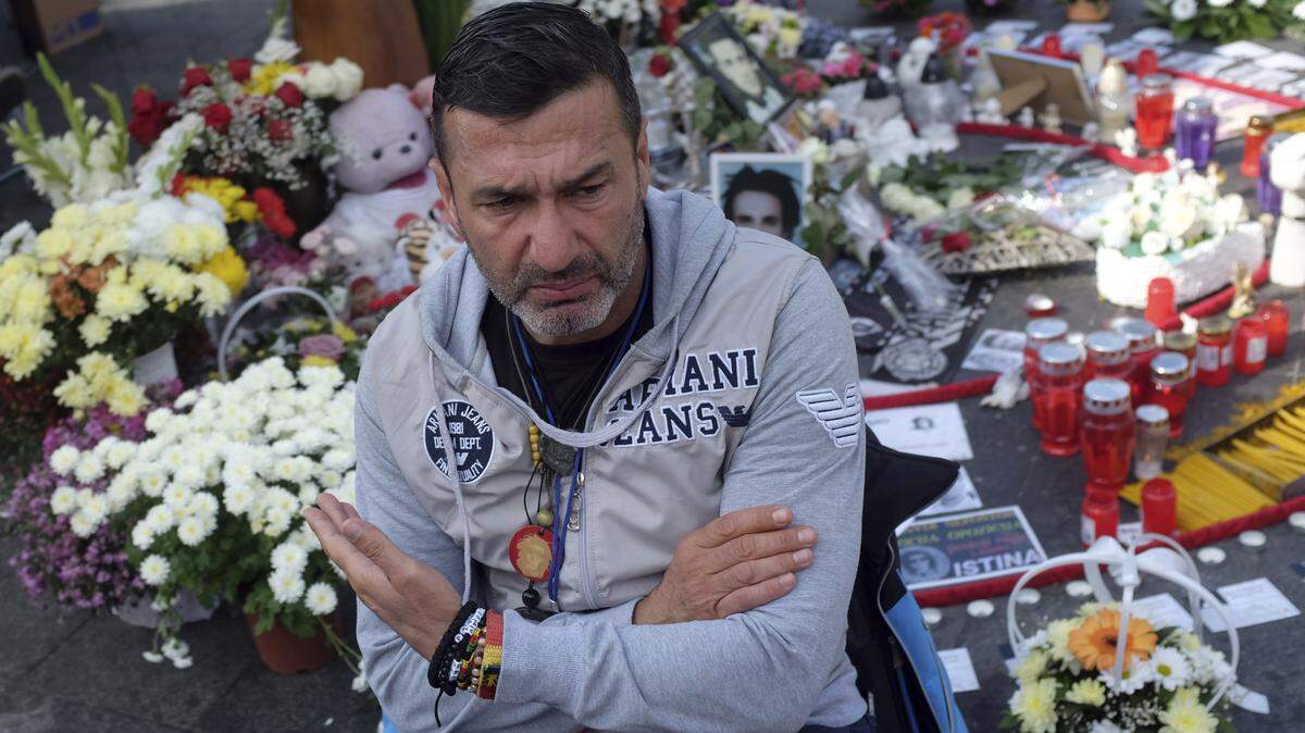 Después de que en marzo encontraron el cadáver de su hijo de 21 años, David, en un arroyo, Davor Dragicevic, quien trabaja de mesero en un café, tomó las riendas del asunto.