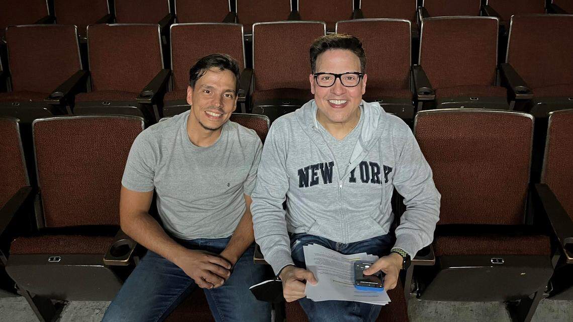 Raúl González y Andy Barbosa protagonizan ‘Historias para contar en Navidad’.