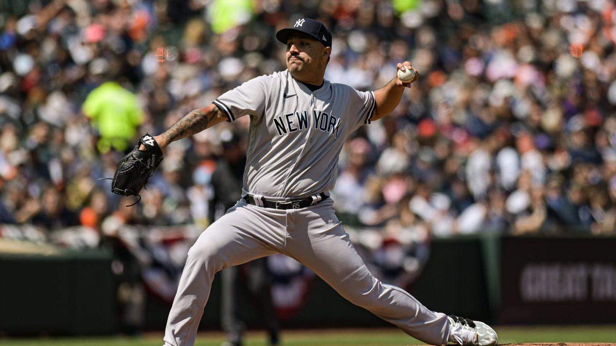 Aaron Judge conectó dos jonrones, Néstor Cortés lanzó hasta el sexto inning luego de que los umpires lo obligaron a borrar una marca en su guante y los Yankees de Nueva York vencieron el domingo 5-3 a Baltimore para llevarse dos de tres ante los Orioles.