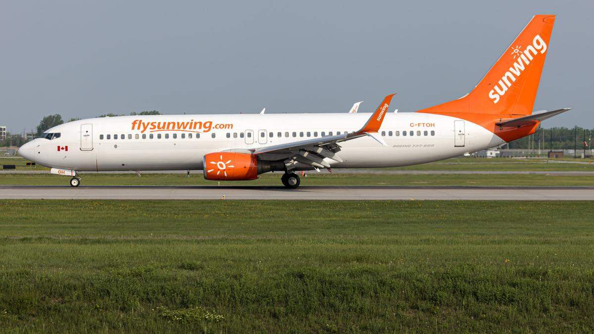 Foto de archivo. Un avión de la compañía canadiense Sunwing Airlines tuvo que realizar este miércoles un aterrizaje de emergencia en el aeropuerto internacional Juan Gualberto Gómez de Varadero (oeste), informaron medios estatales.