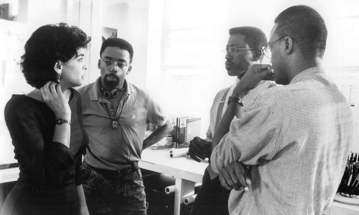 En Coral Gables Art Cinema se exhibe ‘Jungle Fever’ (1991), filme que examina las complejidades de la familia y la identidad en la sociedad contemporánea de los Estados Unidos.