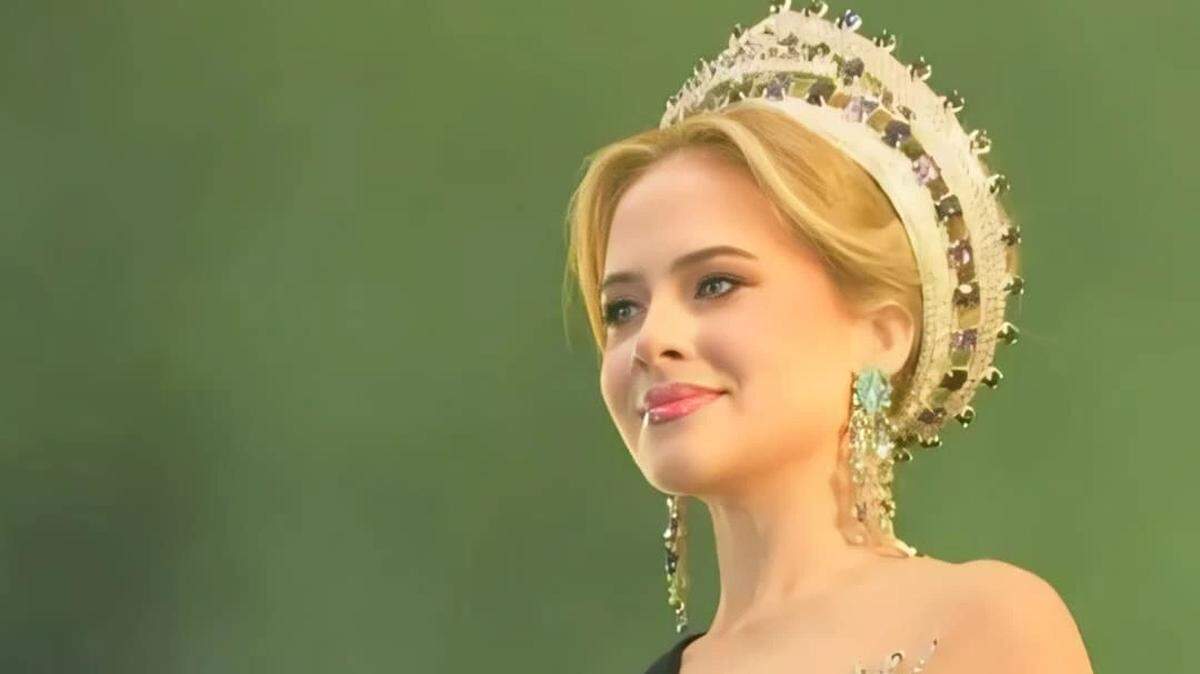 Giselle Rosales Sánchez, nacida en Cuba, fue elegida Miss Ecuador 2025, y representará al país en el concurso Miss International 2026, que se celebrará a finales del año próximo en Japón.