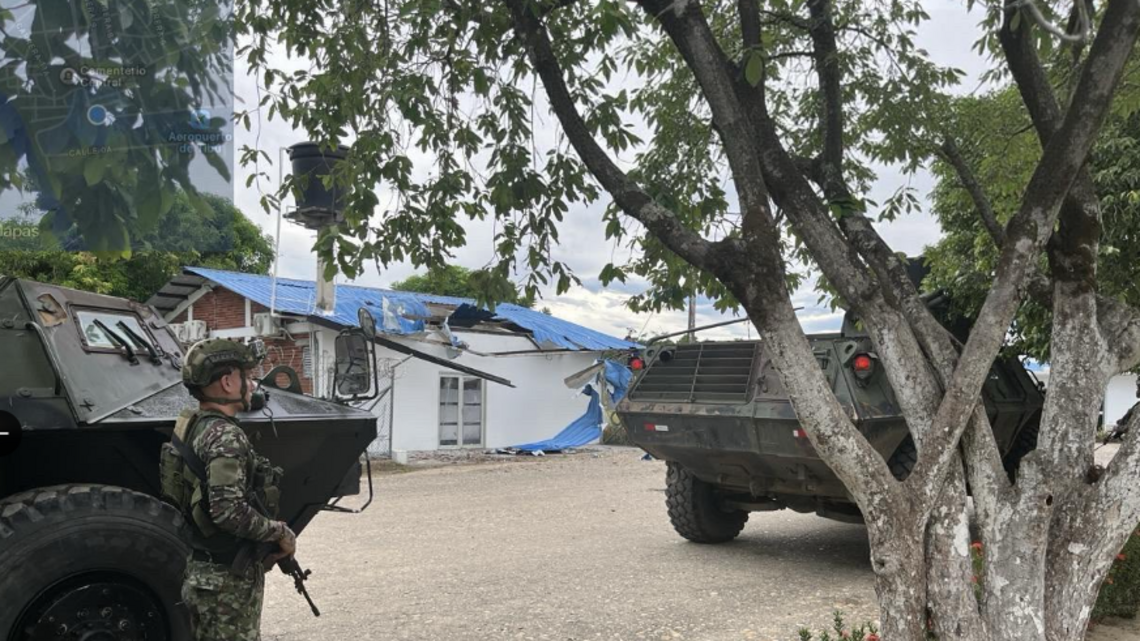 Ataque con explosivos a un aeropuerto en Colombia deja tres heridos