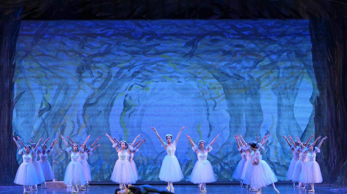 Los bailarines del Cuban Classical Ballet of Miami en “Giselle”, el viernes 9 y el sábado 10 de febrero en el Miami-Dade County Auditorium.