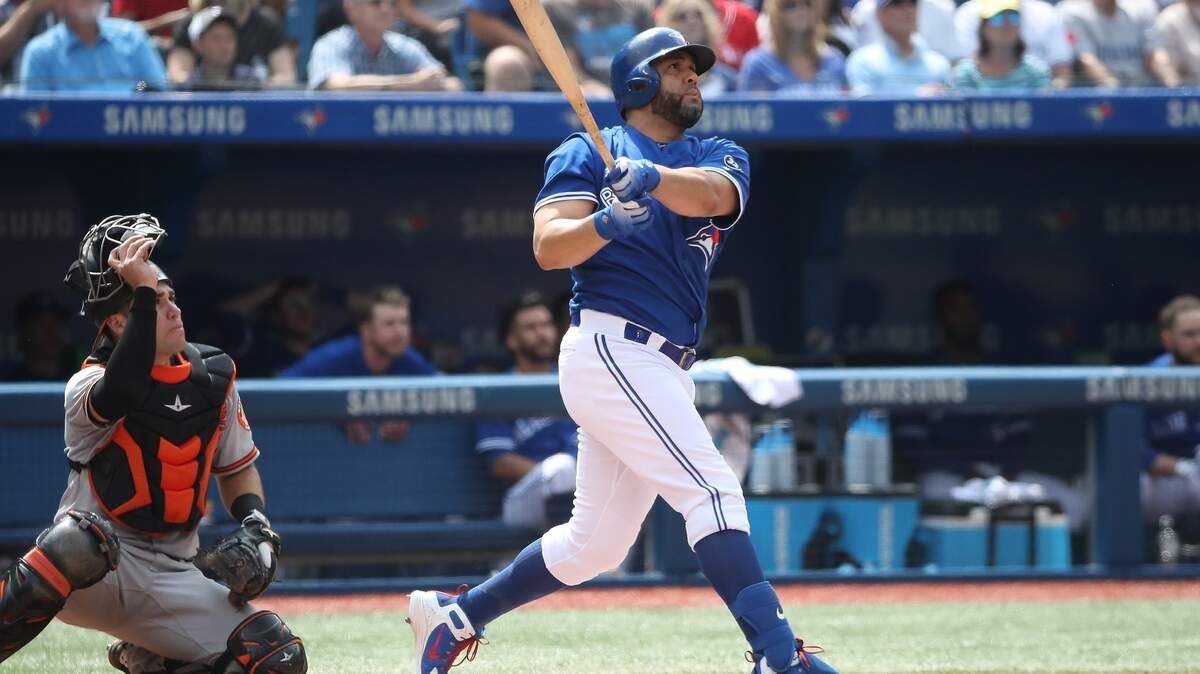 El primera base cubano Kendrys Morales pudiera ser cambiado por los Azulejos.