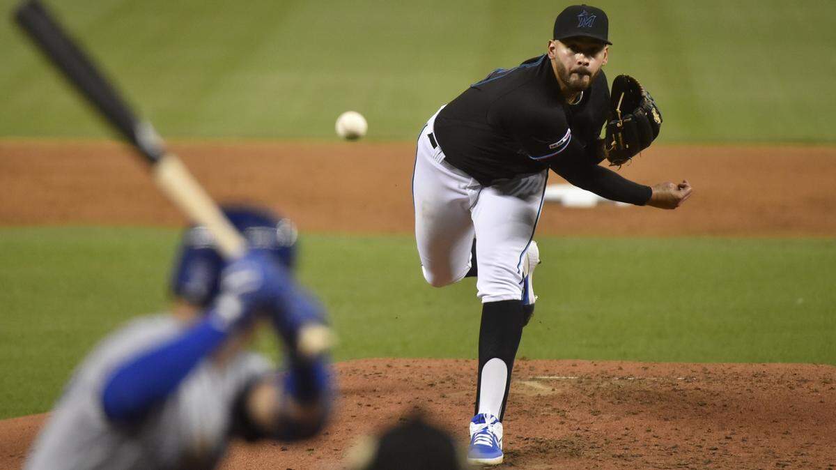 PABLO LOPEZ lanza una buena pelota, pero no puede ganar por la mala ofensiva de los Marlins.