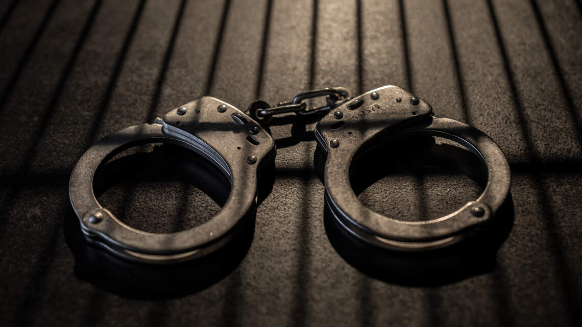Tres hombres arrestados por usar cámaras ocultas para aprobar examen de conducir