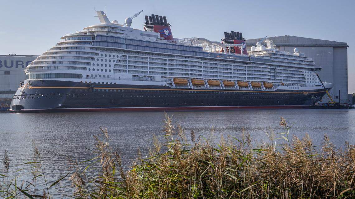 EEUU deporta a 27 trabajadores de cruceros, incluidos de Disney, por pornografía infantil