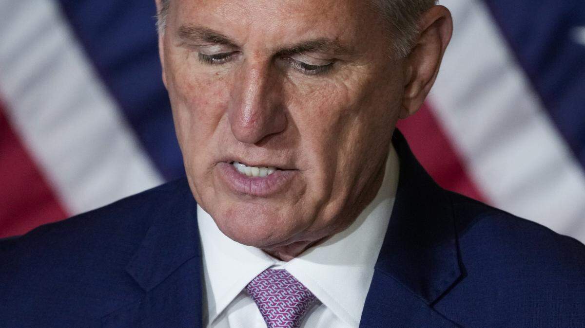 Kevin McCarthy, presidente del Congreso, durante un acto oficial el 21 de junio de 2023 en el Capitolio. McCarthy enfrenta una rebelión del ala más conservadora del Partido Republicano, que propone reducciones drásticas al presupuesto del gobierno.