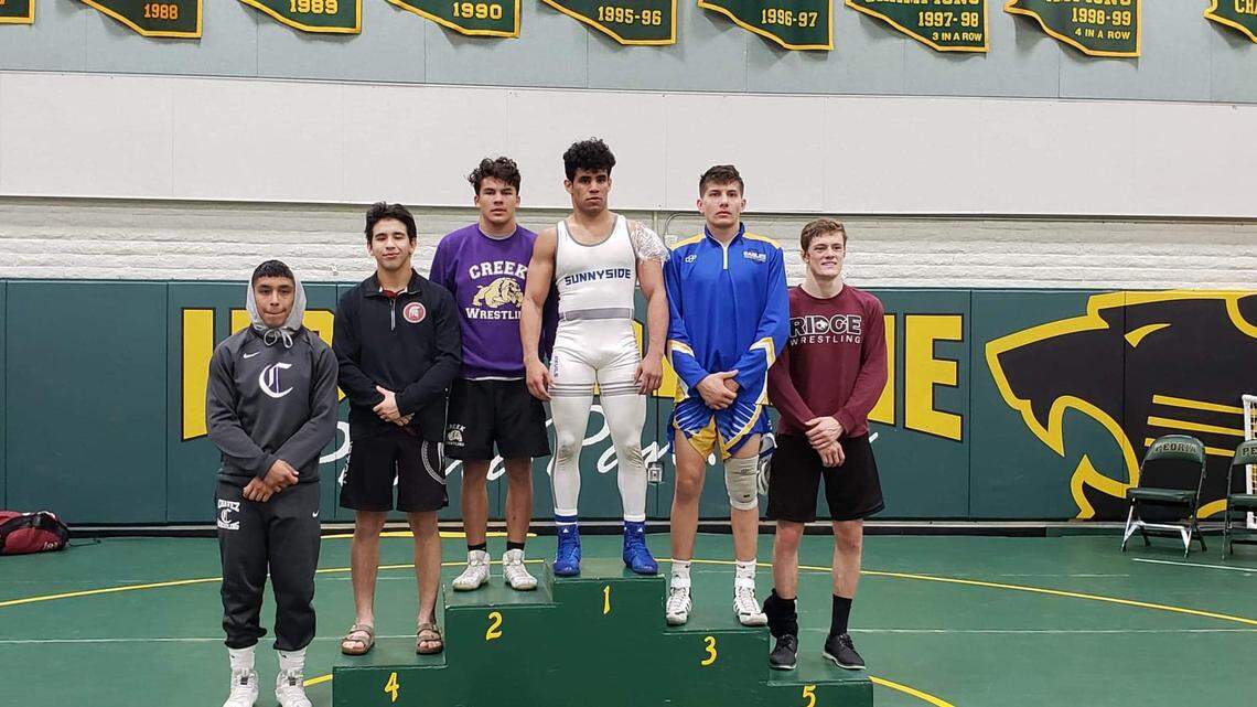 The Cuban athlete Anthony Luis Echemendía Orduña, at the center, in a competition in the United States.