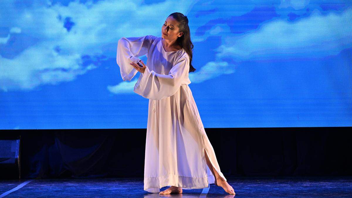 Allyn Ginns Ayers bailará el papel de la madre en el “Ave Maria” de Isadora Duncan, con música de Schubert.