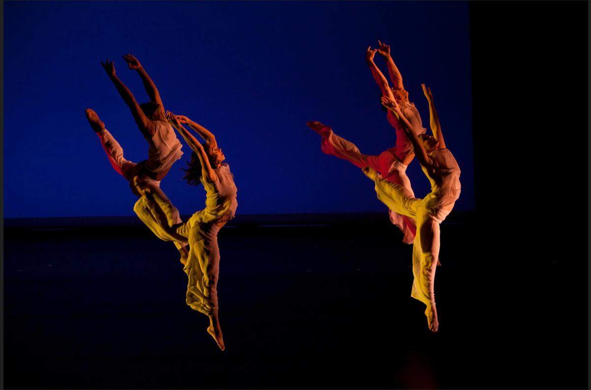 Los bailarines de Dance NOW! Miami (DNM) en ‘Forest Dreams’ (1982), coreografía de Tandy Beal. 