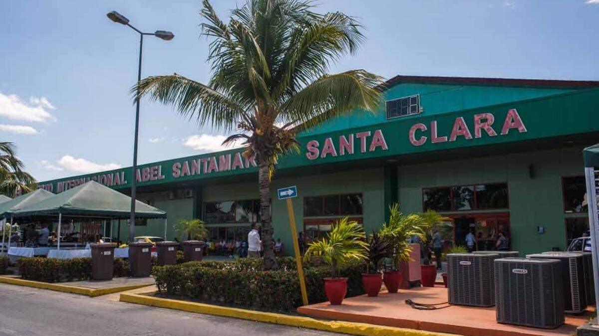 El aeropuerto internacional “Abel Santamaría” de Santa Clara, Cuba, promete mejorar condiciones en la iluminación de su pista de aterrizaje ante los apagones.