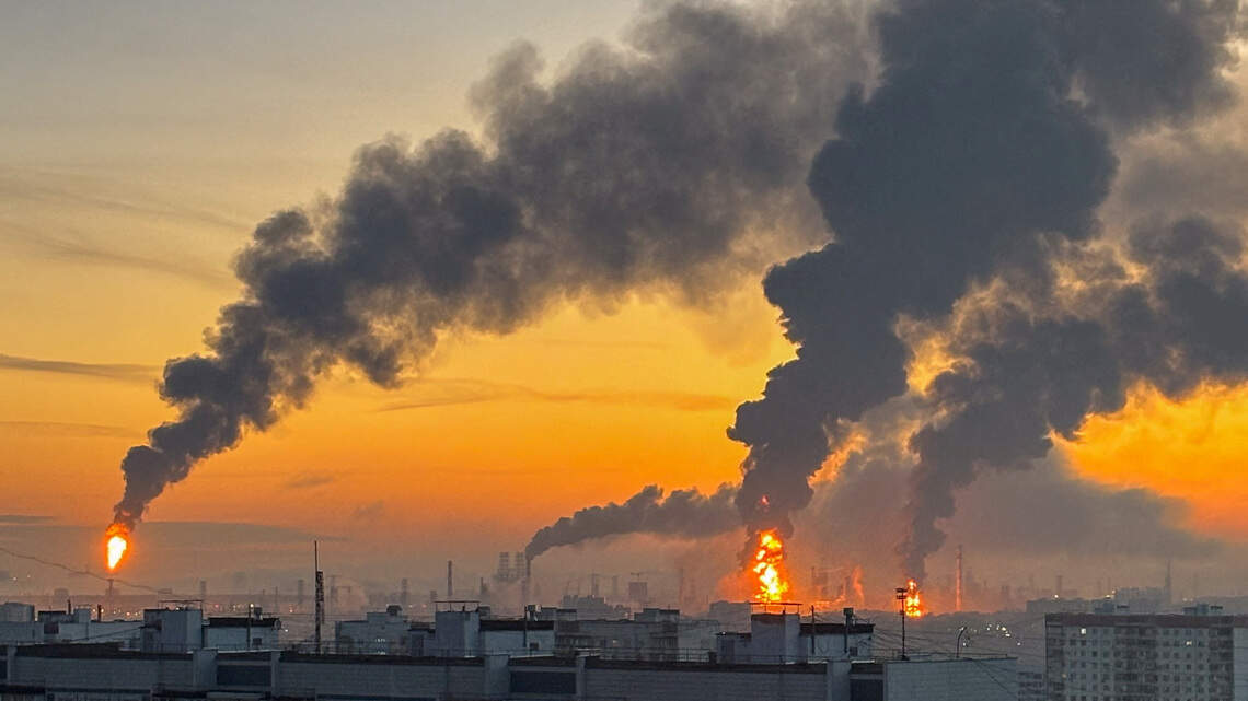 Ucrania ataca refinería rusa y Zelenski dice que “se acabó” la tregua energética de Trump
