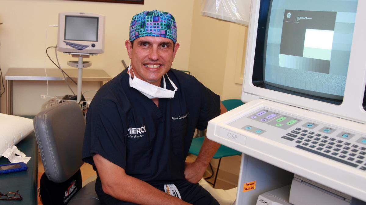 El procedimiento para parecer más joven es indoloro y generalmente requiere de unos 20 a 30 minutos, por lo que ha recibido el nombre de “estiramiento facial de receso”, explica el Dr. Ramón Castellanos.