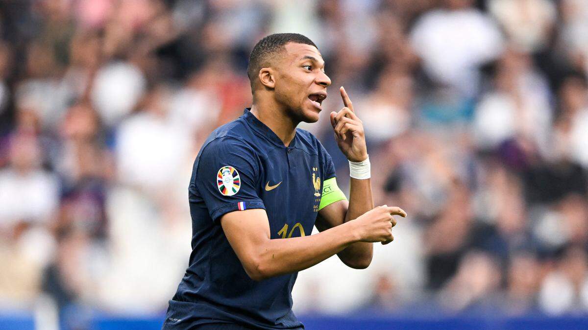 El Paris Saint-Germain ha enviado una serie de fuertes reproches a su jugador estrella, Kylian Mbappé, en una carta que incluye el plazo límite del 31 de julio para solucionar el actual conflicto entre ambas partes.
