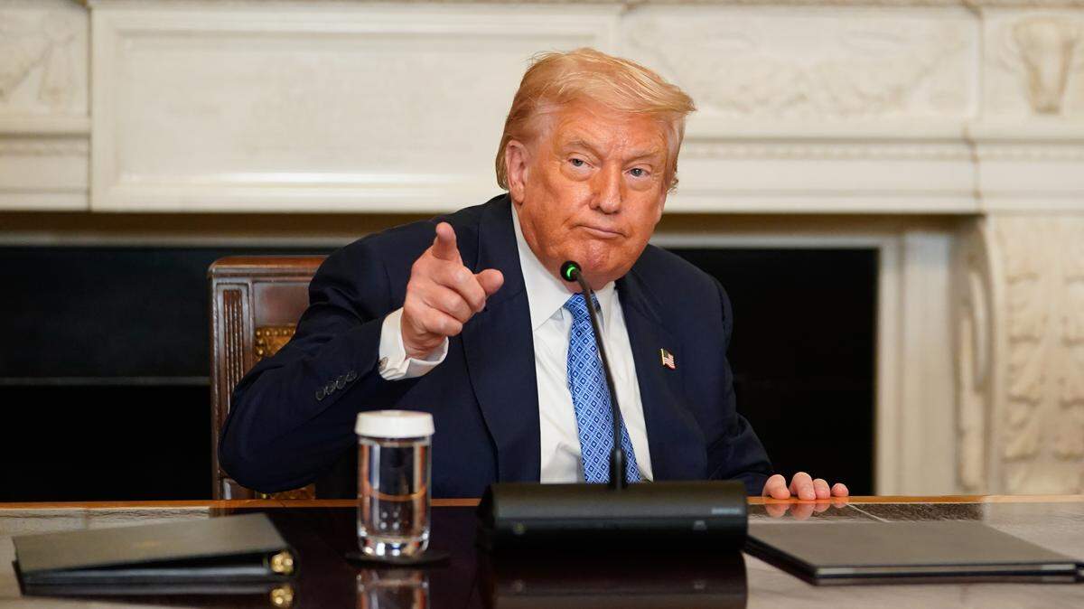 El presidente Donald Trump participa en una ceremonia diplómatica en la Casa Blanca, el viernes 8 de agosto de 2025.