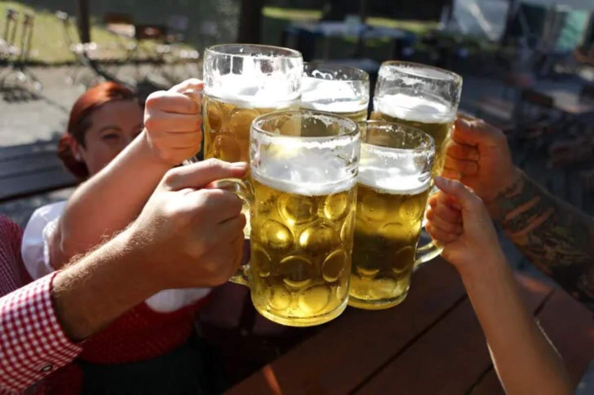 El Oktoberfest en Doral incluye música y lanzamiento de hachas.