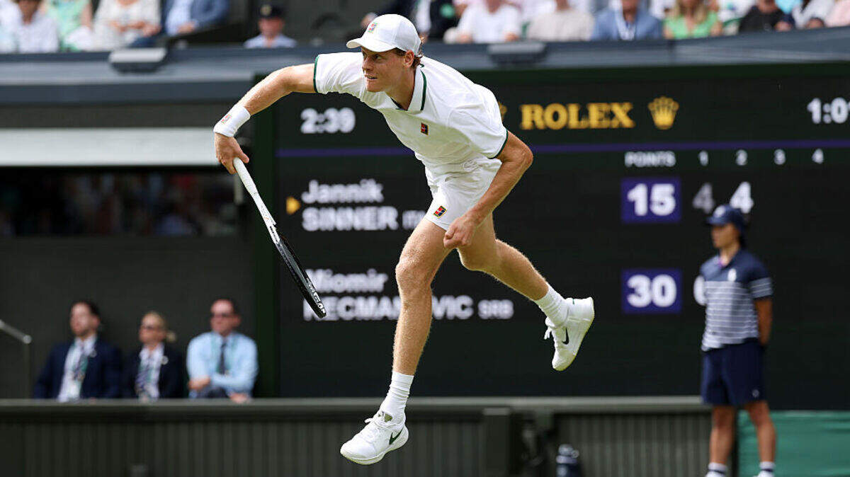 El astro italiano Jannik Sinner necesitó 3 horas y 29 minutos para superar la complicada primera ronda, imponiéndose 4-6, 6-3, 6-7 (6/8), 6-2 y 6-3 al serbio Miomir Kecmanovic.