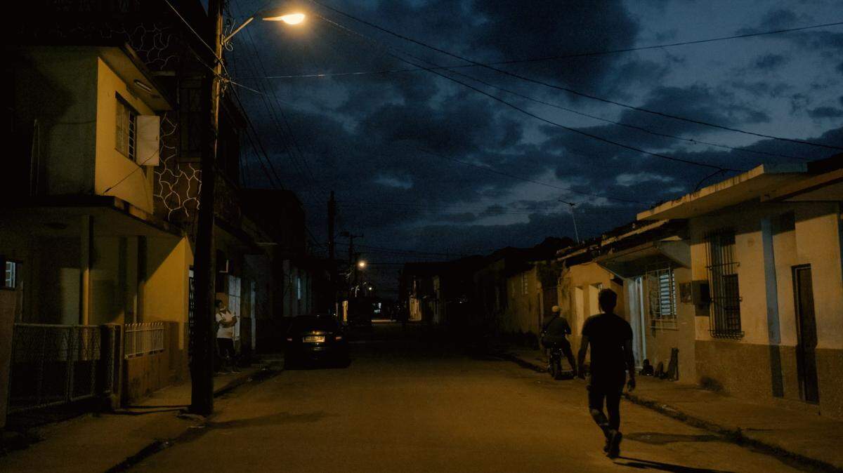 El documental “La noche eterna de Cuba” sigue las historias de cinco cubanos durante dos años, tras las protestas masivas del 11 de julio de 2021.