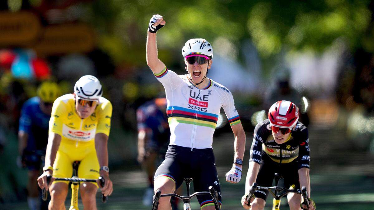 Tadej Pogacar mostró sus habilidades de sprint al vencer a Mathieu Van der Poel en un sprint hacia la meta para ganar el martes la montañosa cuarta etapa del Tour de Francia.