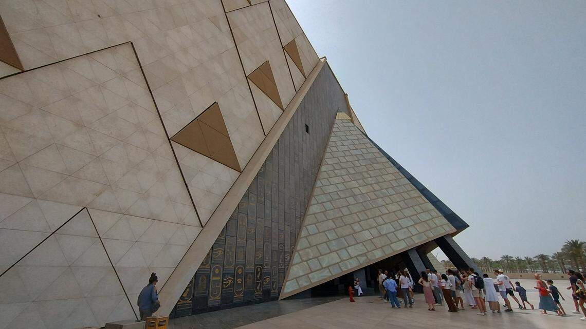 El Cairo inaugura su “cuarta pirámide”