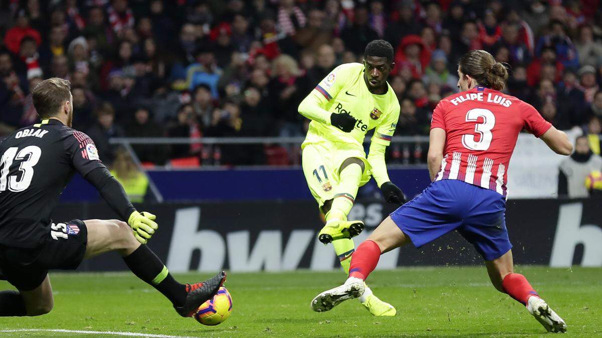 Ousmane Dembélé (centro) anotó el gol que le dio el empate a Barcelona 1-1 ante el Atlético de Madrid, el 24 de noviembre de 2018.