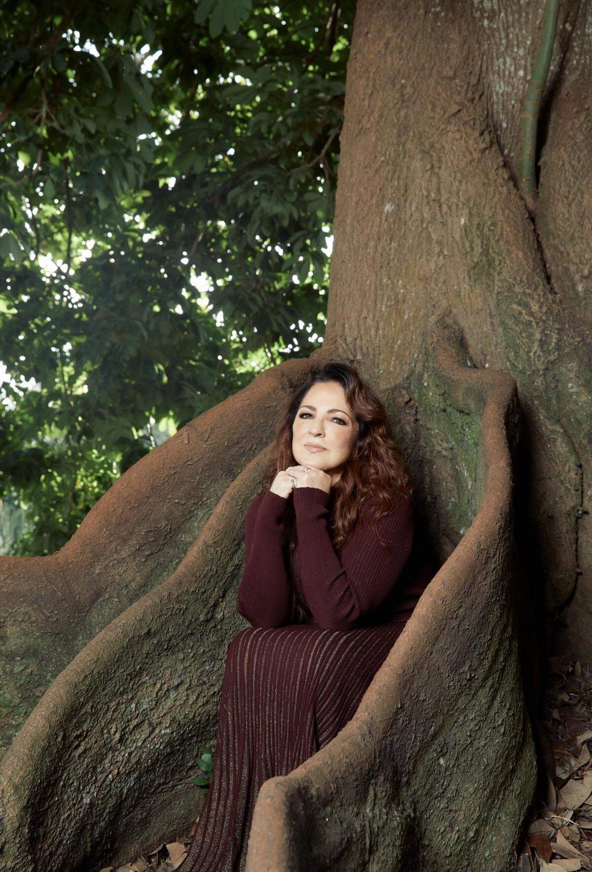 “La primera canción que mi esposo me presentó fue la que se llama ‘Raíces’ -como el disco- y lloré de emoción por el mensaje que tiene”, recuerda Gloria.