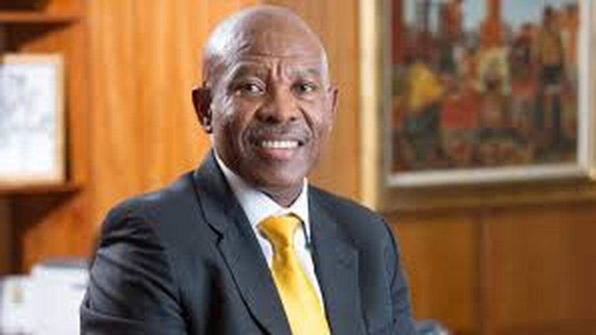 El gobernador del Banco de la Reserva de Sudáfrica (banco central), Lesetja Kganyago, advirtió este miércoles de que los aranceles del 30% impuestos por Estados Unidos a las exportaciones sudafricanas, que entrarán en vigor el 1 de agosto, podrían provocar la pérdida de 100,000 empleos y afectar a sectores clave como el agrícola y el automotriz.