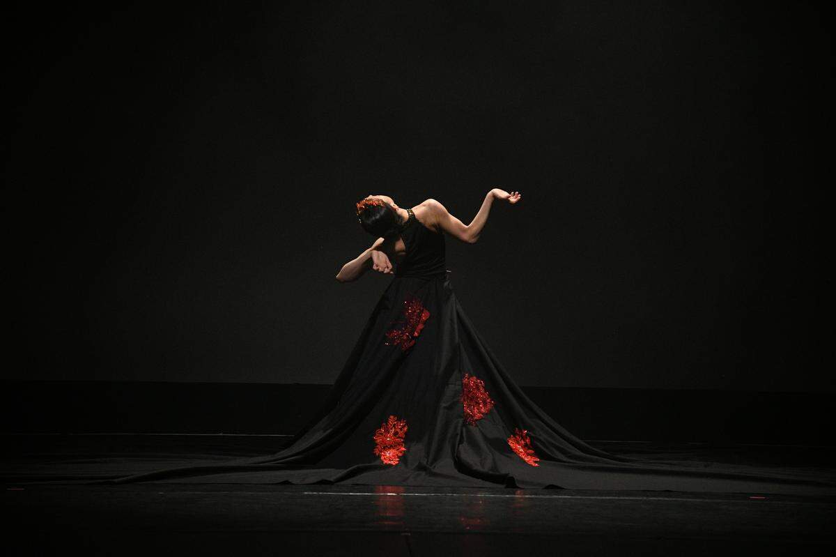Daniela Cepero en “Arms of the Carriage”, coreografía de Brianna Campbell.