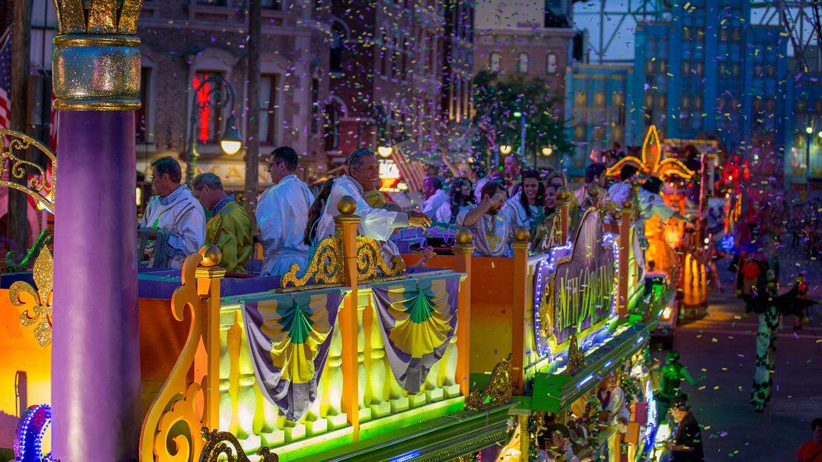 El desfile de Universal Mardi Gras en Orlando, Florida
