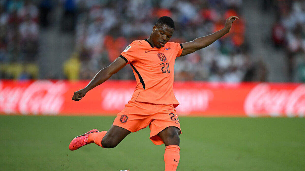 Denzel Dumfries disputó el Mundial 2026 con Países Bajos hasta su reciente eliminación en dieciseisavos de final contra Marruecos en los penales.