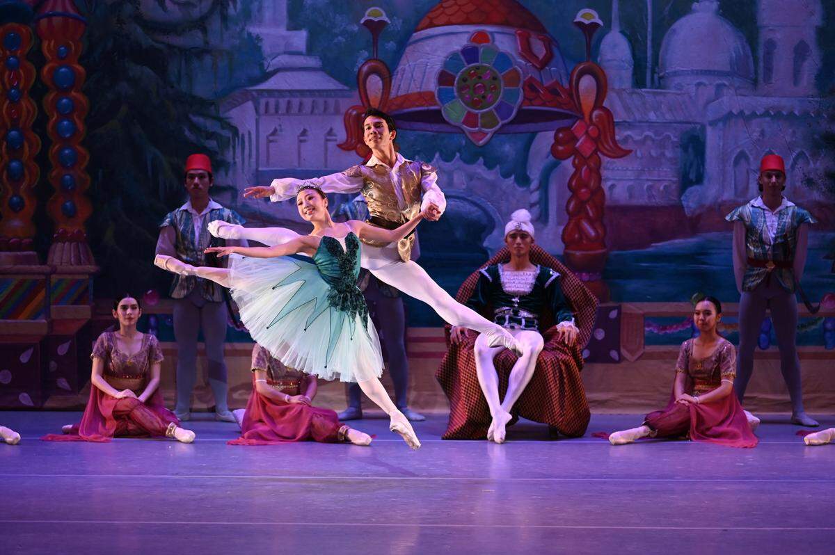 Suzuka Matsumoto y Remina Tanaka, de Arts Ballet Theatre of Florida, en “Le Papillon”. 