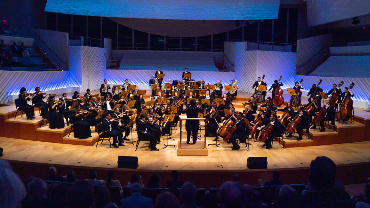 La Maestra Sebrina María Alfonso y la South Florida Symphony Orchestra se presentarán en el New World Center durante toda su temporada 2024-2025.