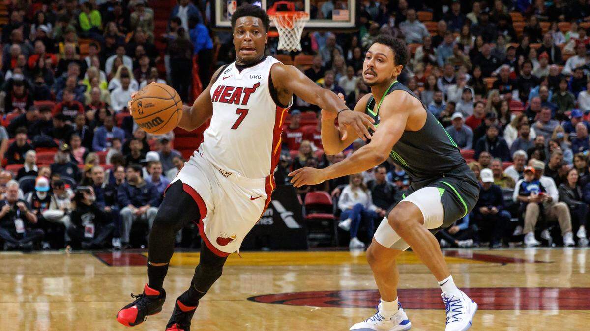 El estado del armador del Heat Kyle Lowry , aquí en un juego contra los Timberwolves el 26 de diciembre de 2022, es una verdadera incógnita. Persiste el dolor en la rodilla izquierda y su regreso es incierto.