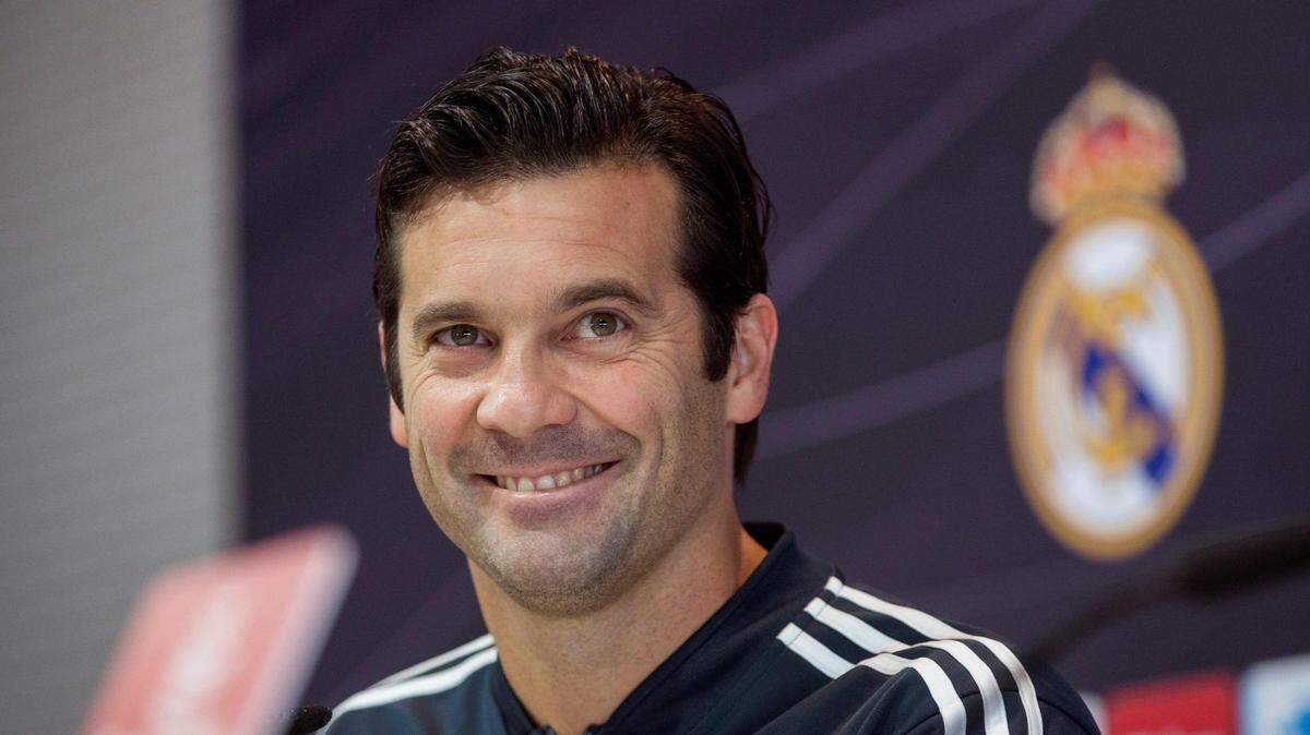El entrenador del Real Madrid, Santiago Solari, durante la rueda de prensa posterior al entrenamiento del equipo en Valdebebas el 10 de noviembre de 2018.