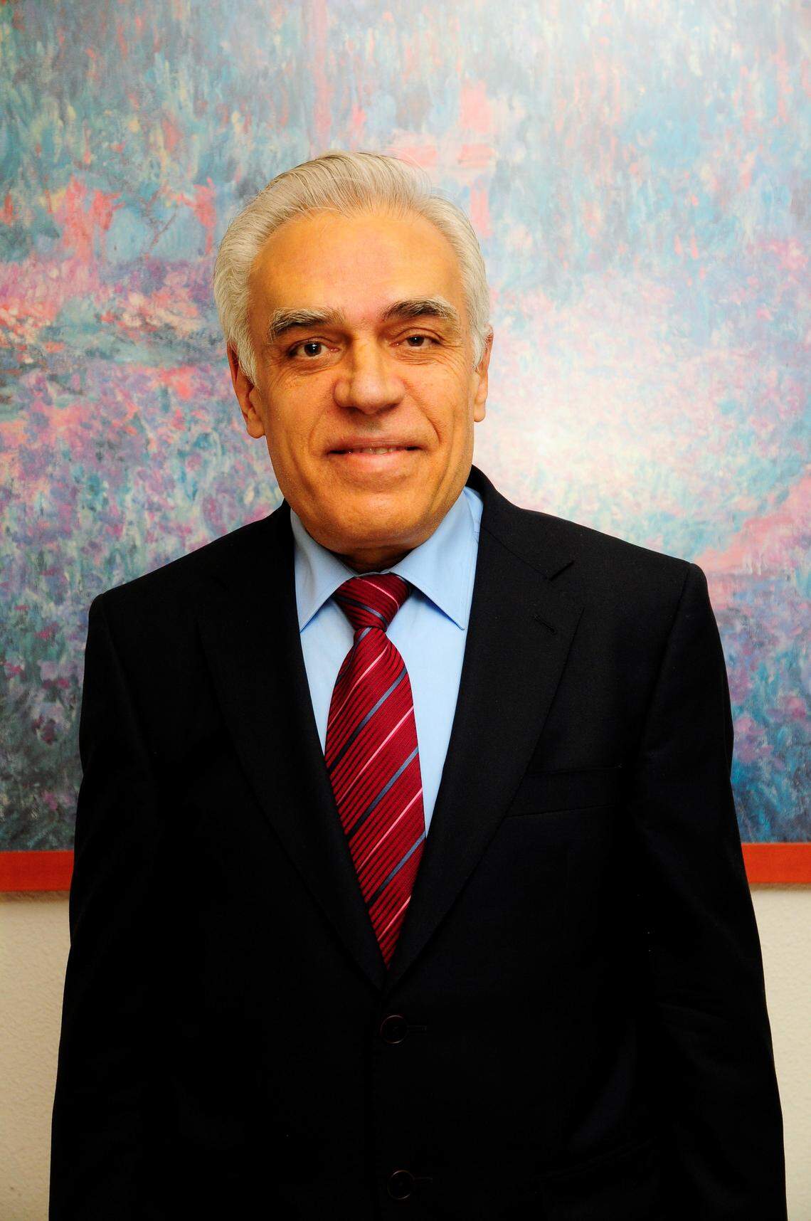 El doctor Antonio Guedes, médico cubano que ejerce en España, autor de ‘Del dicho al hecho. La leyenda de la sanidad en Cuba 1902-2024’, alerta sobre los retos sanitarios que enfrentan los cubanos después del paso del huracán Melissa.