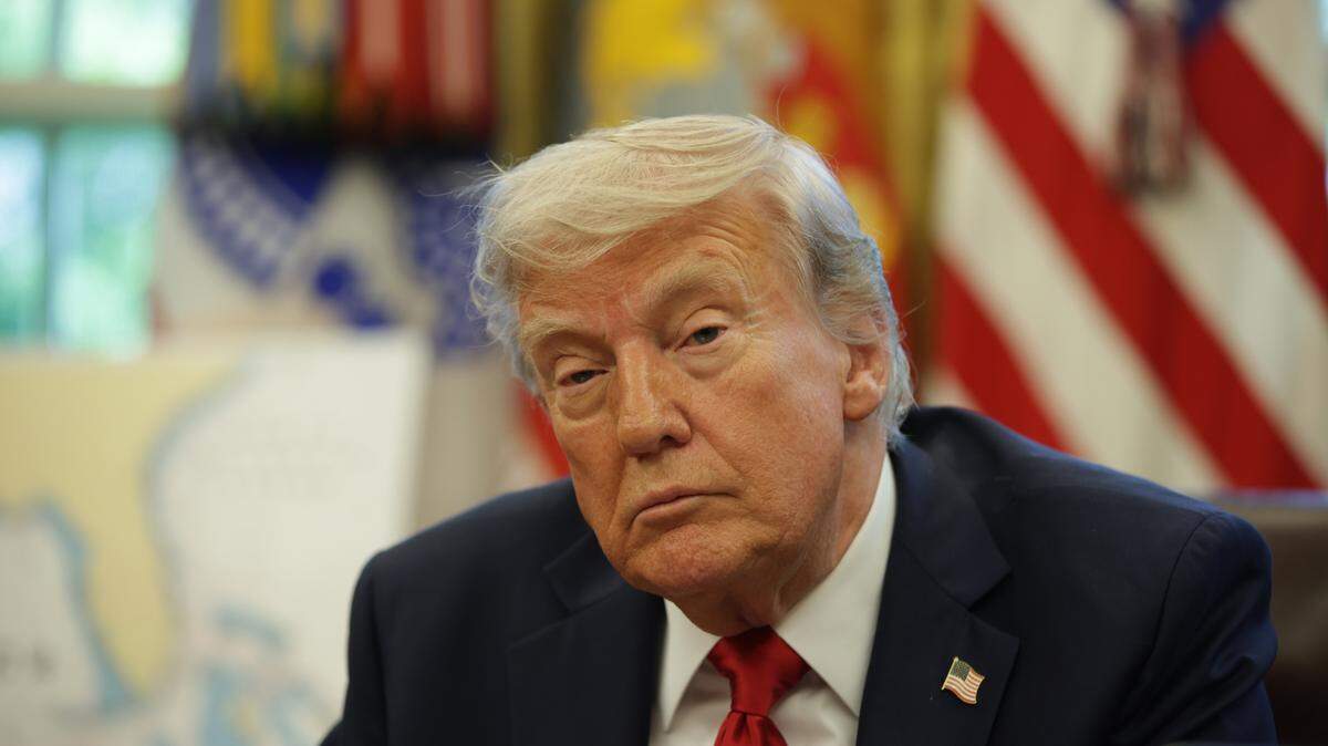 El índice de popularidad de Donald Trump cae en general y entre grupos que lo apoyaron en las elecciones como los hispanos, según sondeos publicados este miércoles, que penalizan al presidente estadounidense por sus políticas económicas y migratorias.
